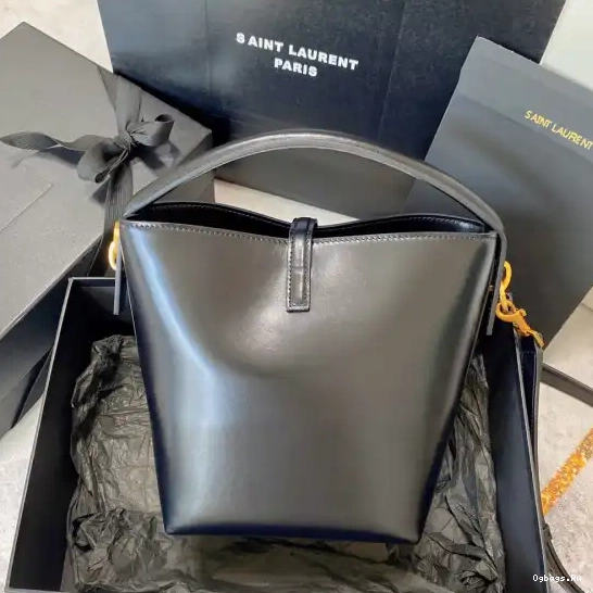 YSL SMALL BAG-17*20*13CM LE  37 0610